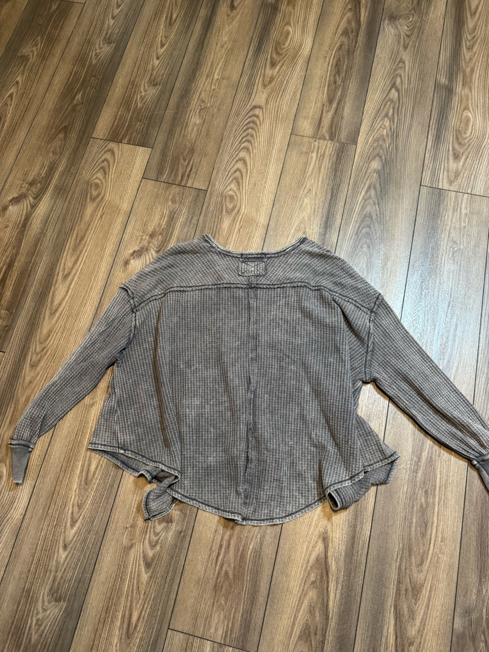 We the free long sleeve shirts - Picture 3 of 3